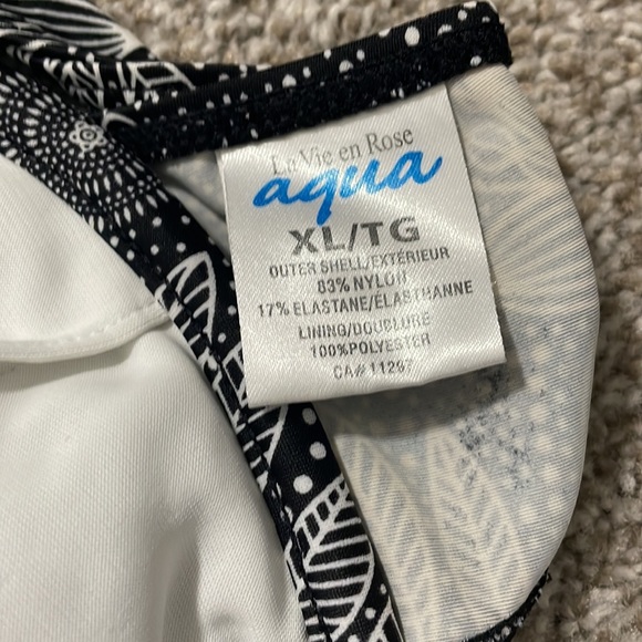 NWOT - La Vie En Rose two piece. Washed but ended up not taking on vacation. - Picture 3 of 3